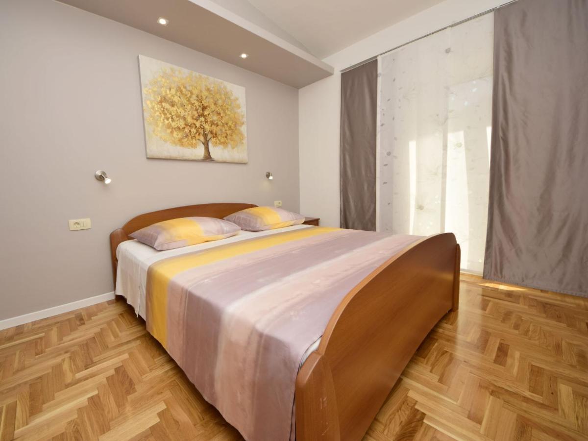 Apartment Mornar-2 By Interhome Трогир Экстерьер фото