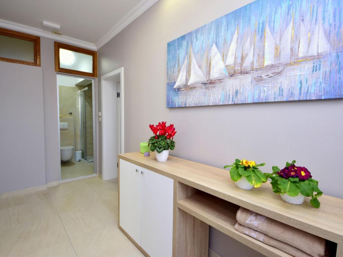 Apartment Mornar-2 By Interhome Трогир Экстерьер фото